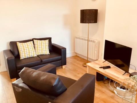 Two Bedroom, Off-Road Parking Ludgershall  Extérieur photo